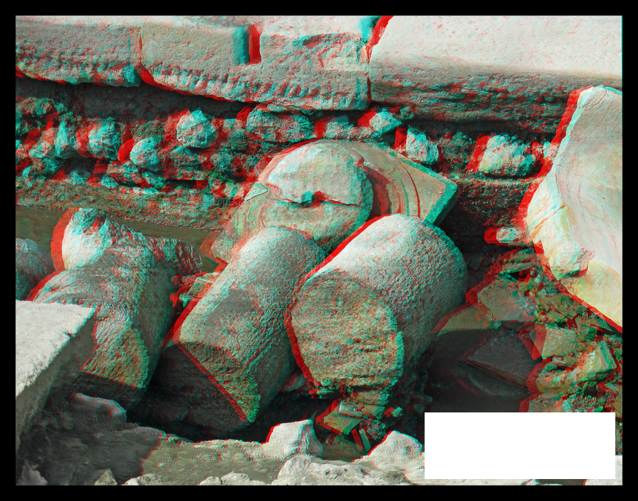 Colonnes et Chapiteaux effondrés