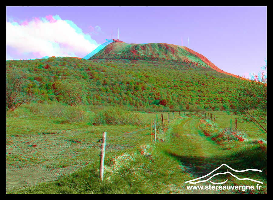 Chemin dans la plaine du Puy de Dôme