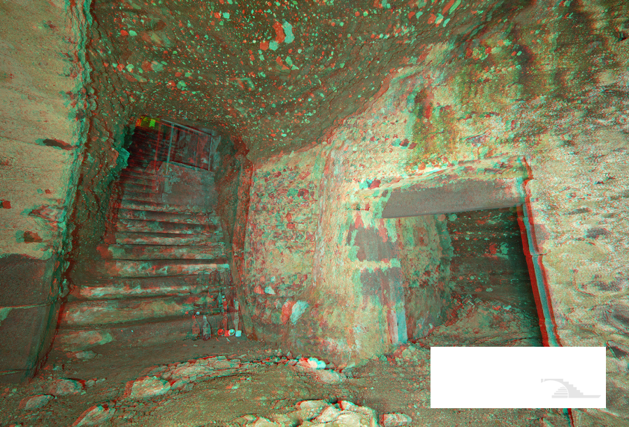 Niveau-2 en bas de l'escalier (demi-couleur)