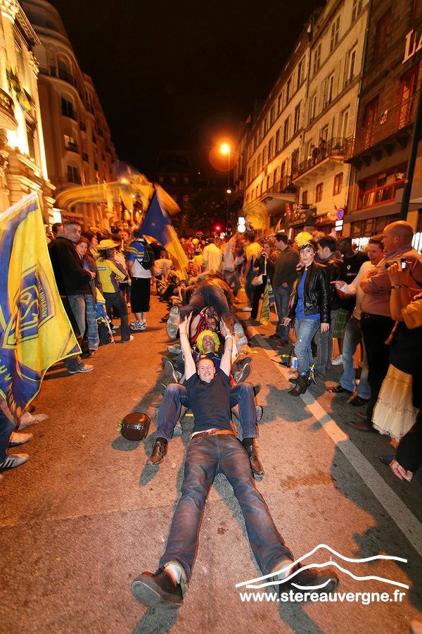 Le mille pattes inversé des supporters