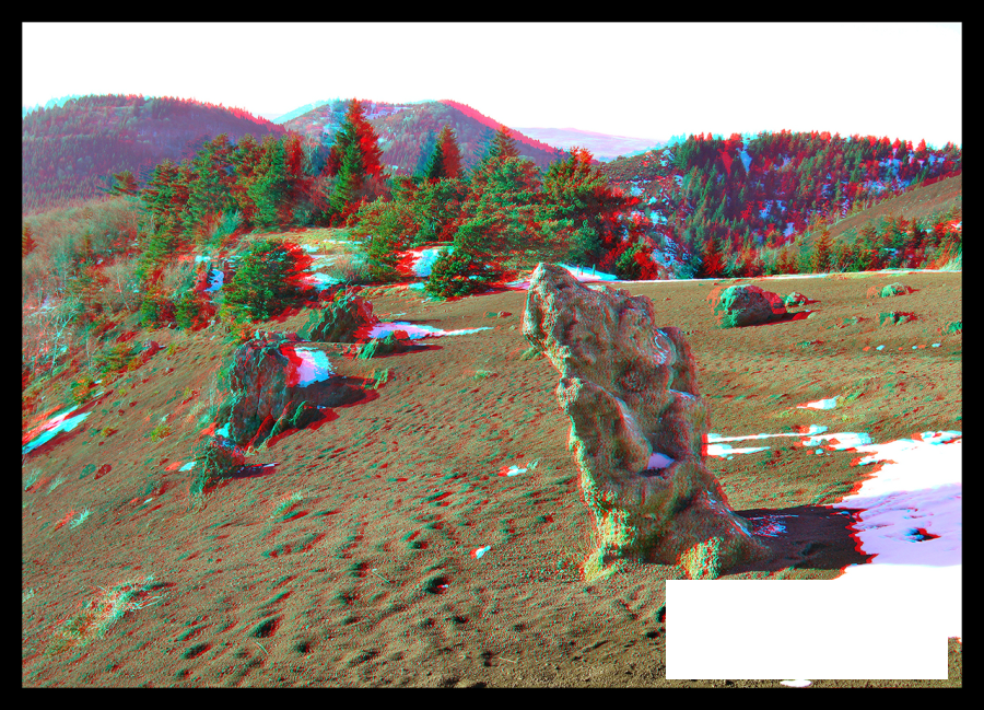 Menhir naturel de scories cimentées