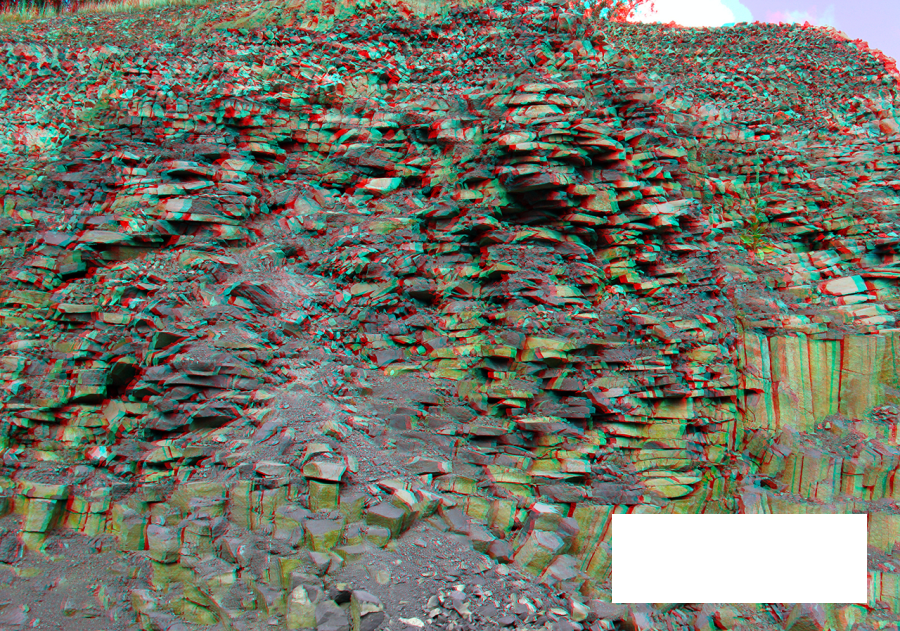 Fausses colonnes irrégulières et surface scoriacée